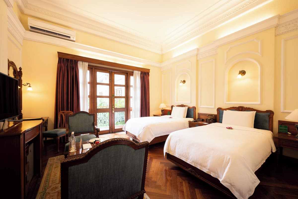 Century Deluxe Pool View (Breakfast included) | 1 bedroom, minibar, in-room safe, desk