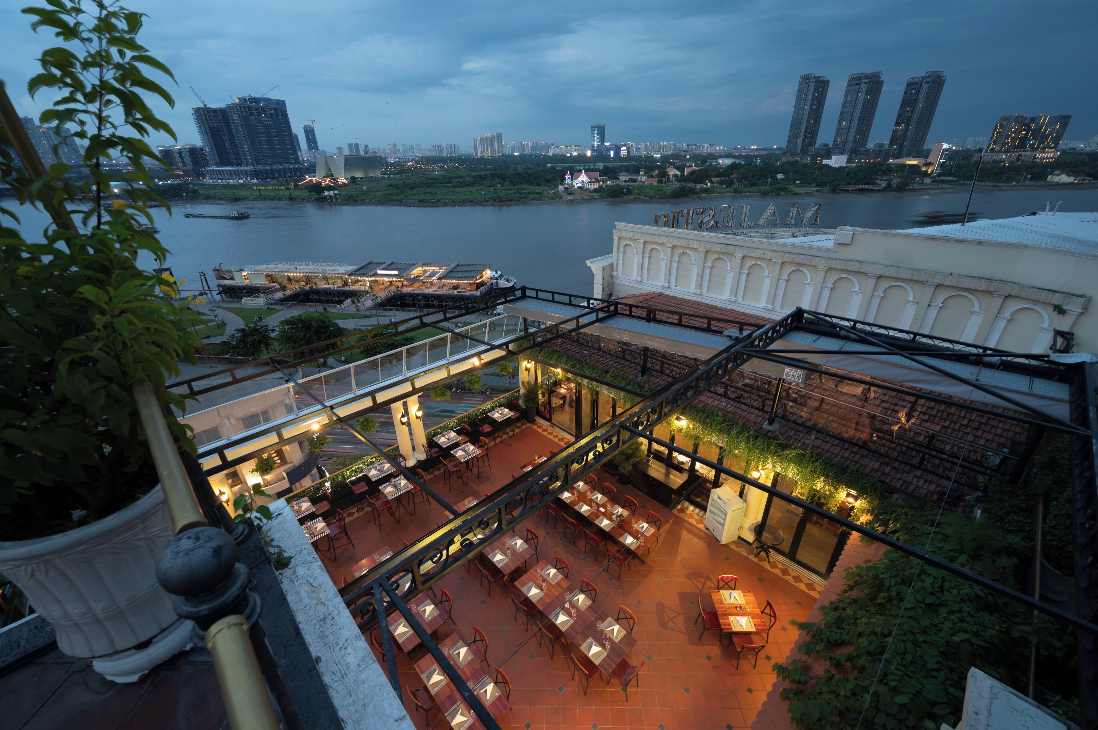 Photo - Hotel Majestic Saigon