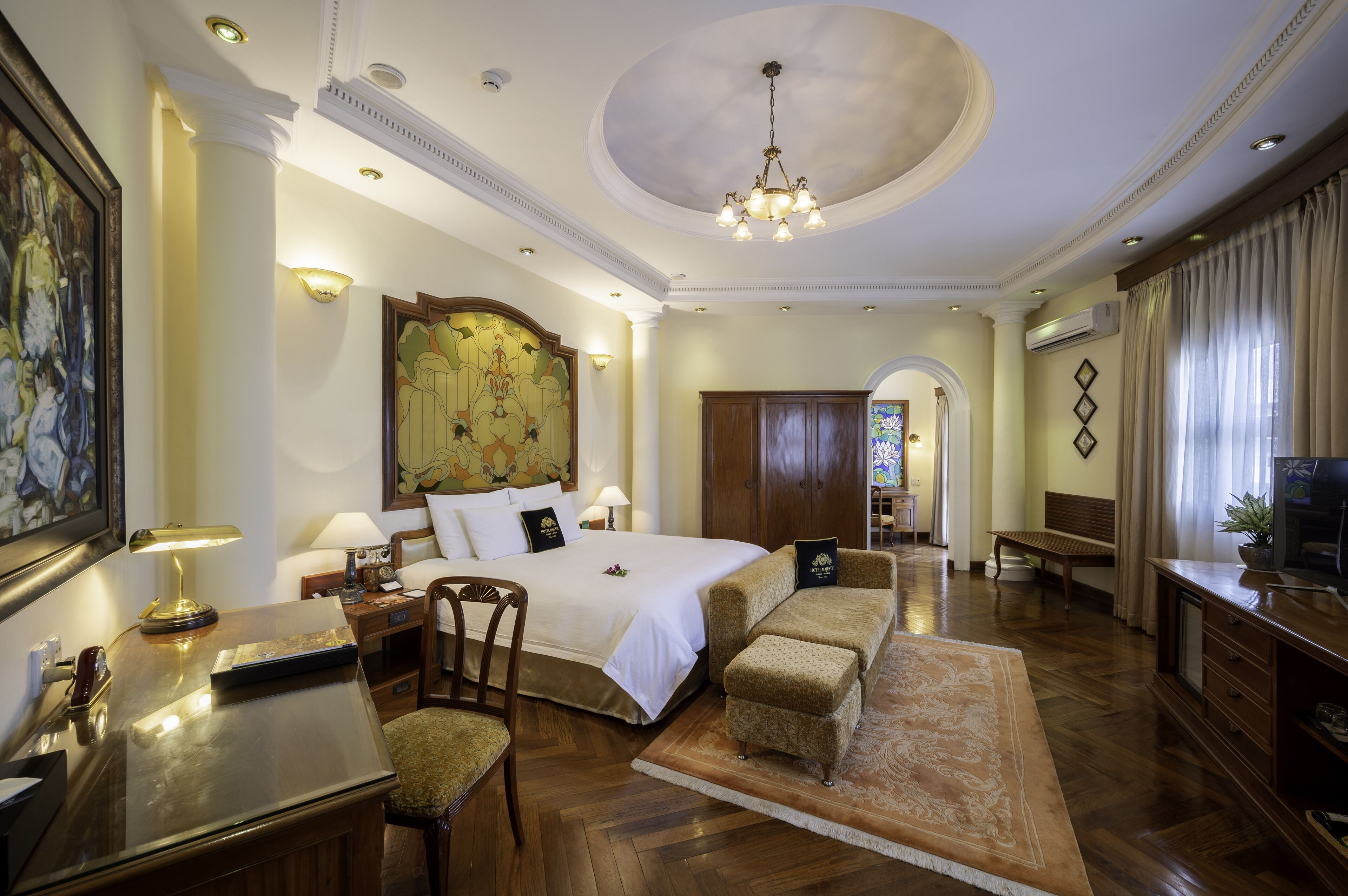 Century Majestic Suite | Minibar, in-room safe, desk, laptop workspace