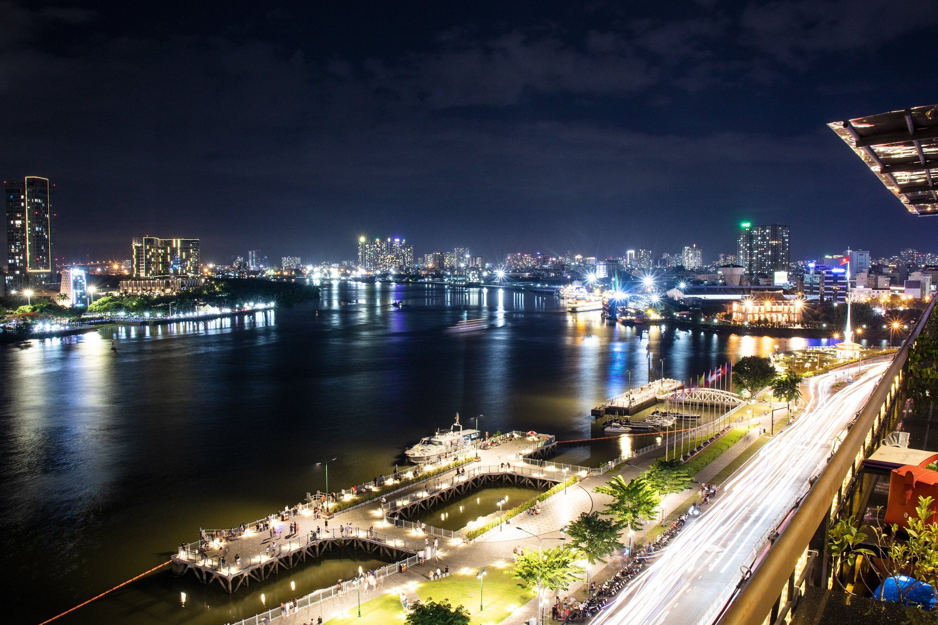 breakfast, lunch, dinner served; al fresco dining