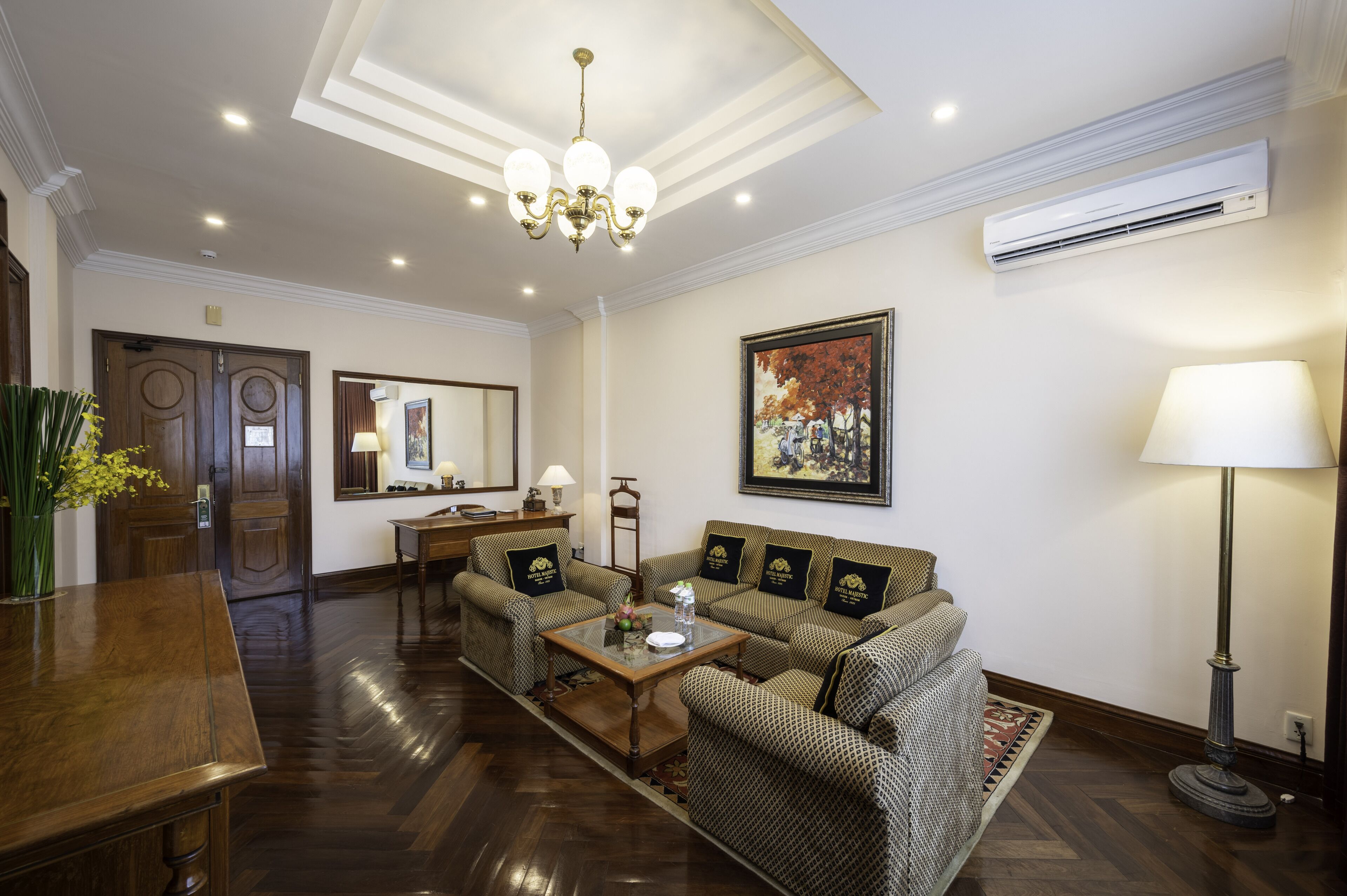 century suite | living area | 42-inch tv with satellite channels
