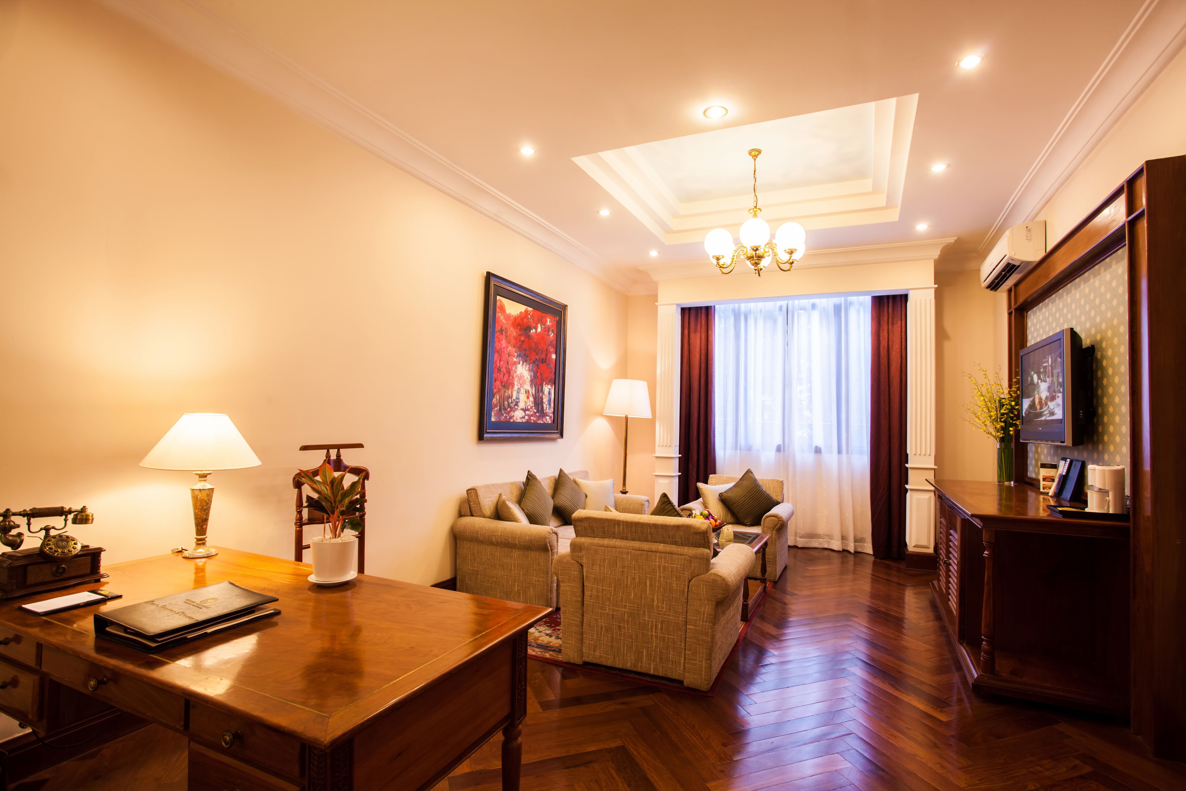 century suite | living room | 42-inch tv with satellite channels