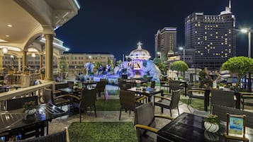 大廳酒吧、花園景觀、每日營業
