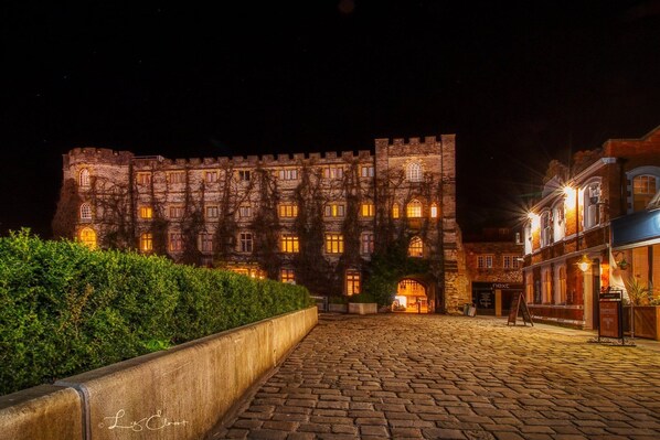 Vista frontal de la propiedad