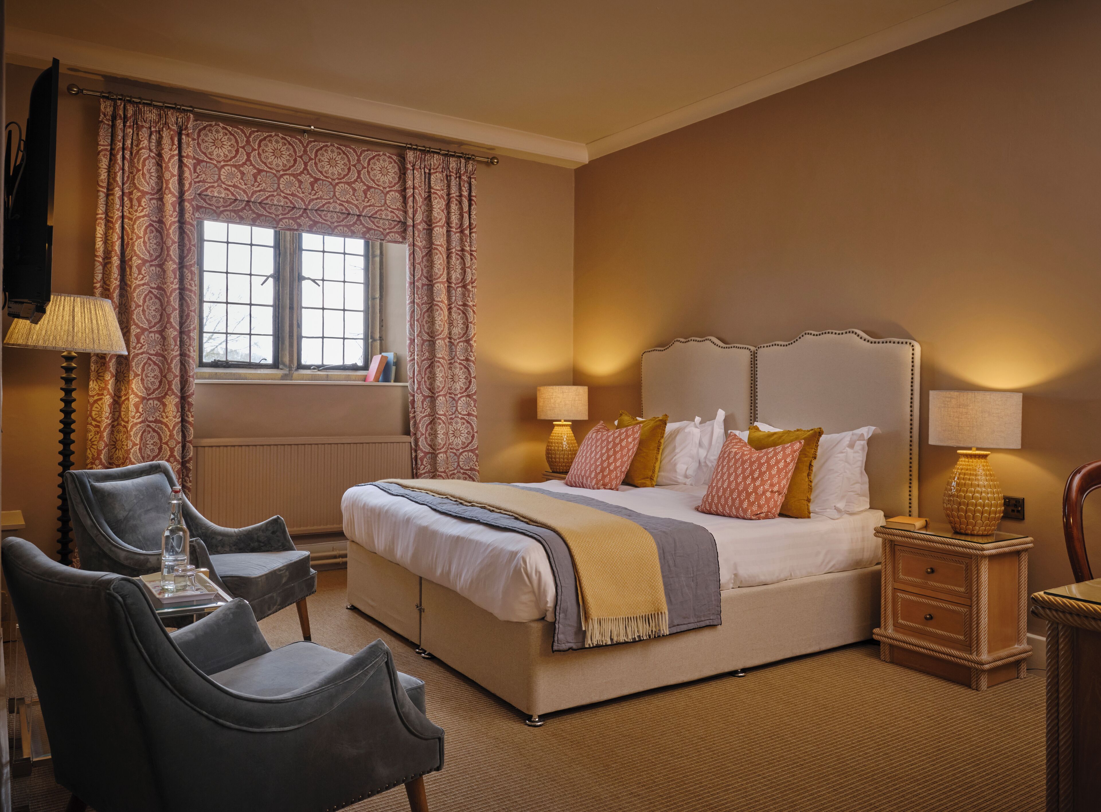 1 bedroom, in-room safe, desk, blackout curtains