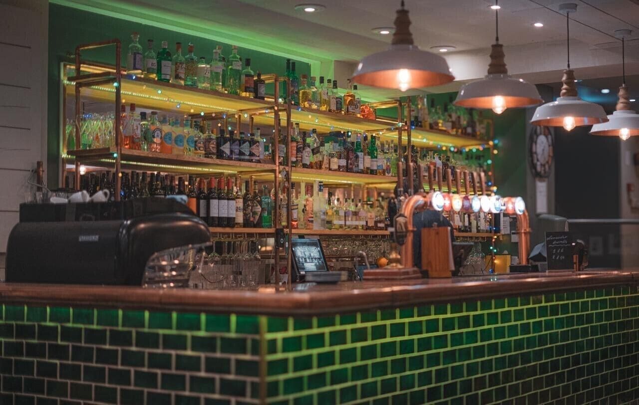 Cocktail bar