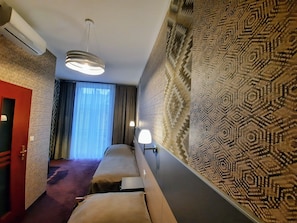 Standard Twin Room | Desk, iron/ironing board, free WiFi, bed sheets