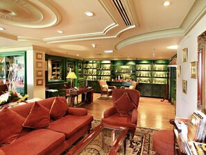 Lobby - Merdeka Palace Hotels & Suites (Kuching)