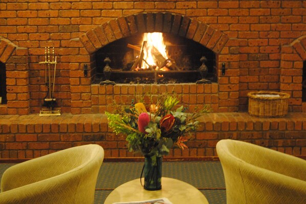 Twin Room, Camera Standard | Una scrivania, ferro/asse da stiro, Wi-Fi gratuito, lenzuola