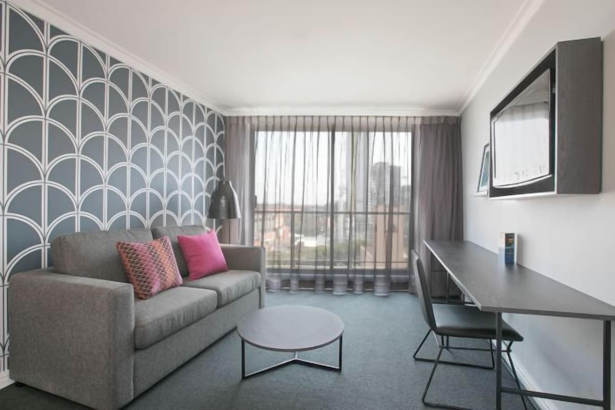 Living area | 32-inch flat-screen TV with digital channels, TV