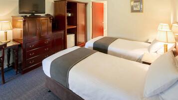 Minibar, in-room safe, desk, iron/ironing board