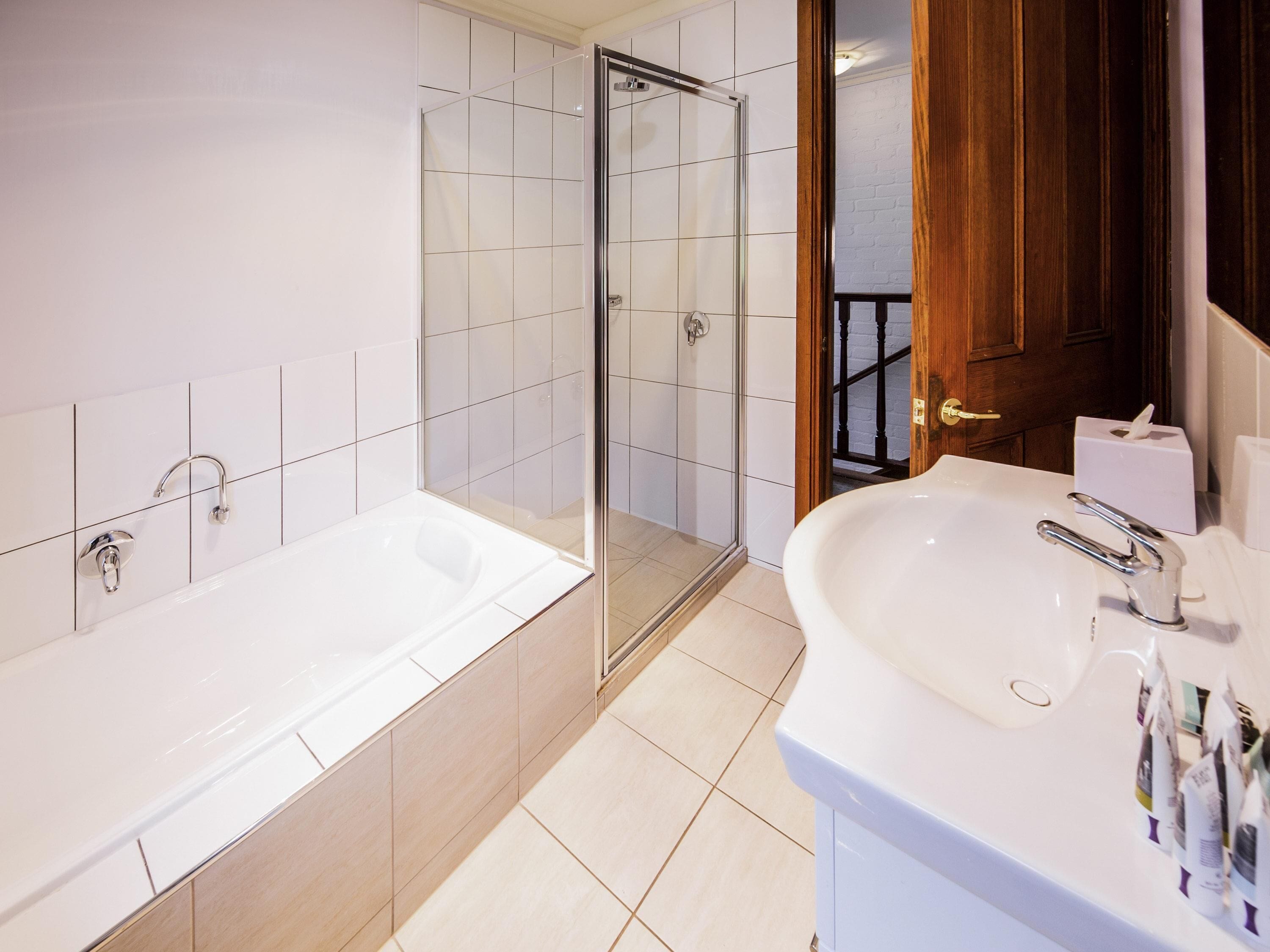 apartment, 2 bedrooms | minibar, in-room safe, desk, iron/ironing board