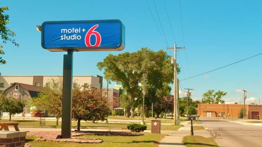 Motel 6 Elkhart, IN
