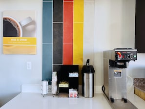 Coffee and/or coffee maker - Motel 6 Elkhart, IN (Elkhart)