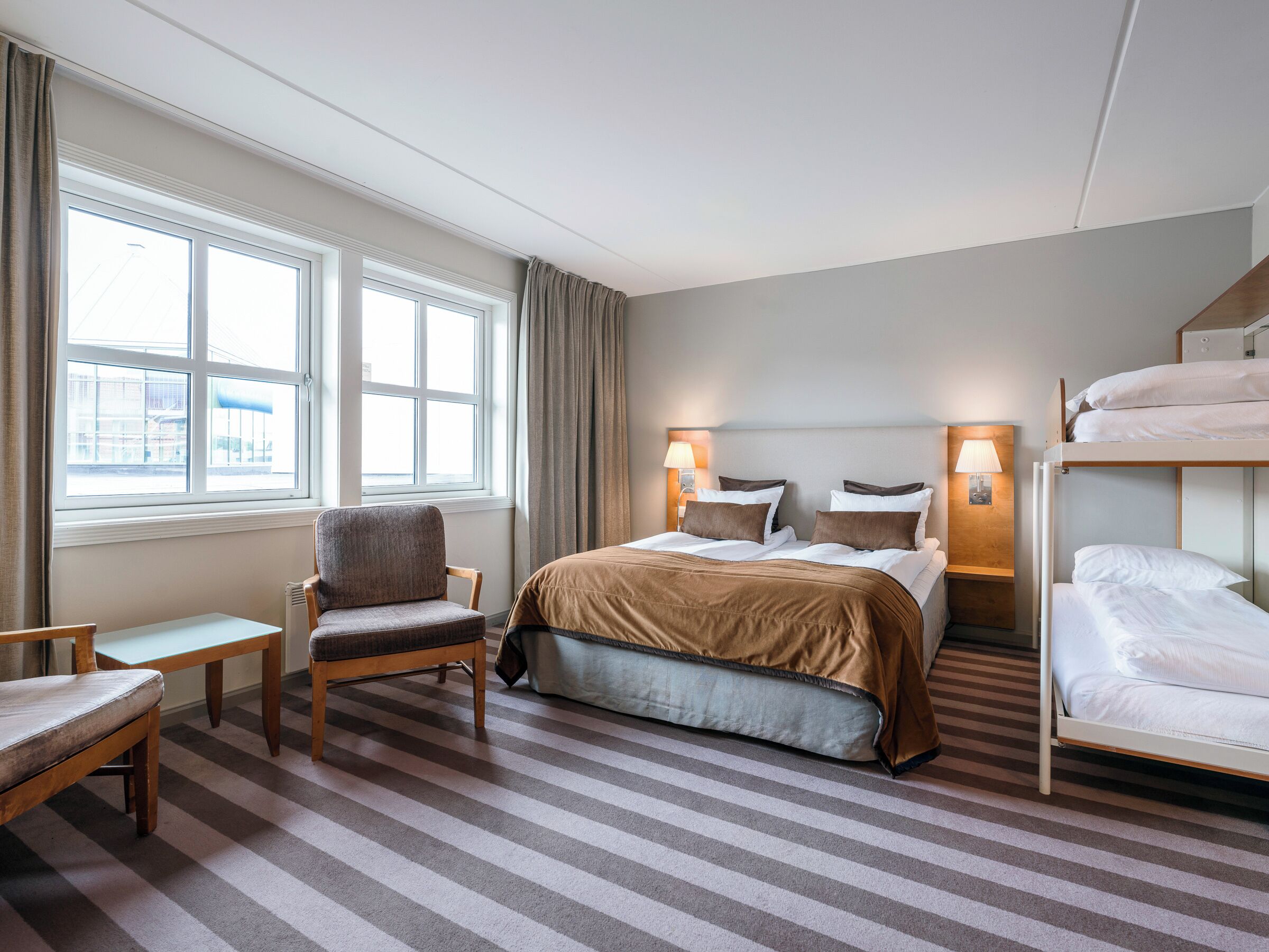 family room, 1 double bed, non smoking | pillow-top beds, cots/infant beds, bed sheets