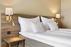 Chambre Double Standard, non-fumeurs | Bureau, rideaux occultants, lits bébé (en supplément)