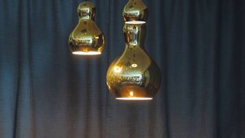 Petit déjeuner et dßner servis sur place