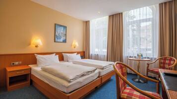 Chambre Affaires, 2 lits une place | 1 chambre, literie hypoallergénique, coffres-forts dans les chambres