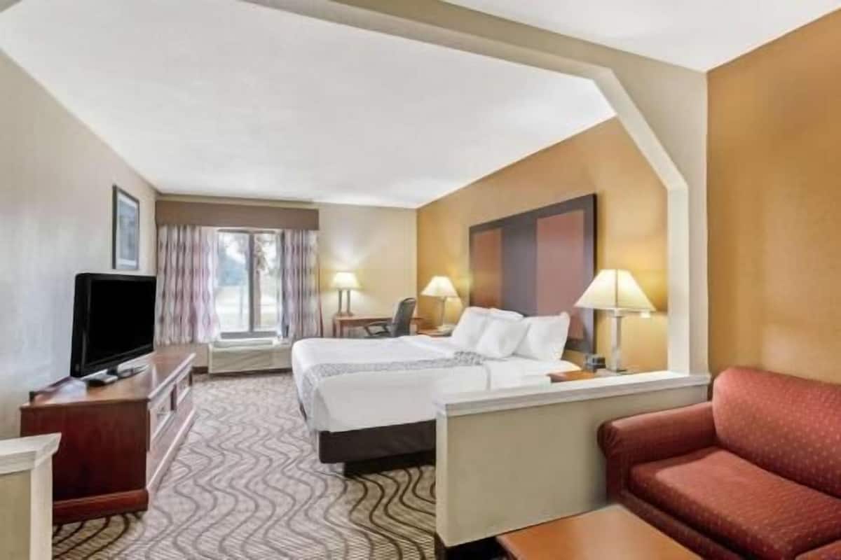 Premium bedding, pillowtop beds, individually decorated