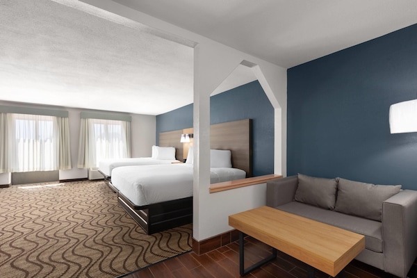 Studio Suite, Non Smoking (2 King Beds) | Premium bedding, pillowtop beds, individually decorated