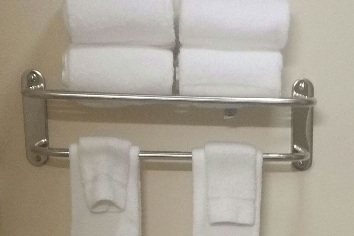 Baño | Regadera, amenidades de baño gratuitas, secadora de cabello, toallas