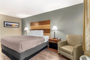 Quarto, 1 cama King, acessível, para não fumantes | Escrivaninha, ferros/tábuas de passar roupa, berços grátis
