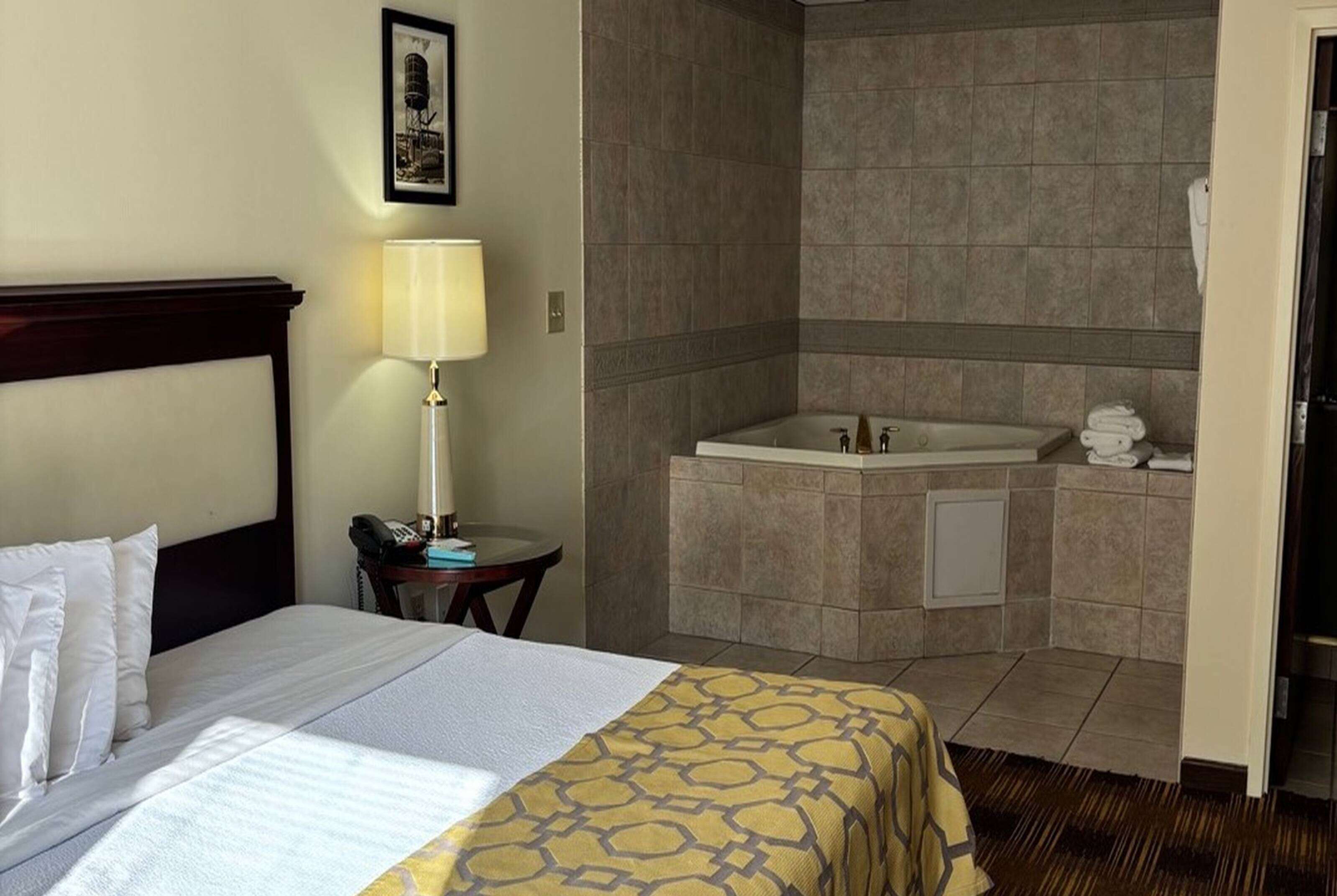 Een kluis op de kamer, verduisterende gordijnen