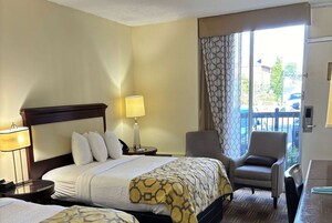 In-room safe, blackout drapes, iron/ironing board