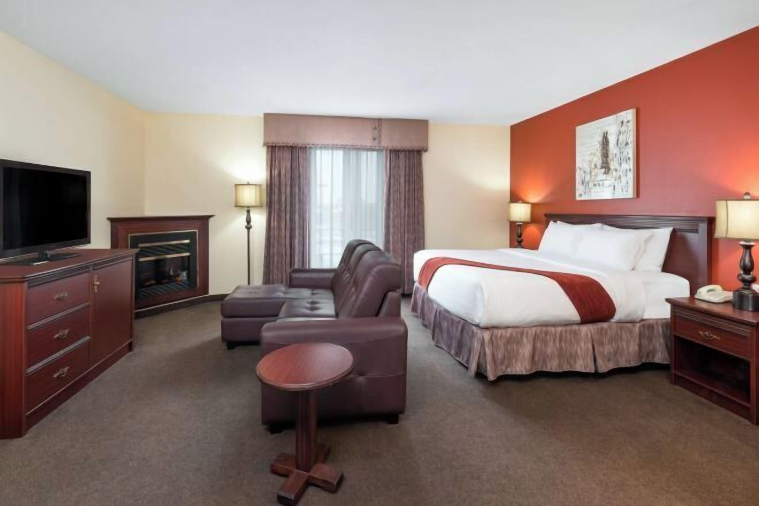 In-room safe, desk, iron/ironing board, free cribs/infant beds