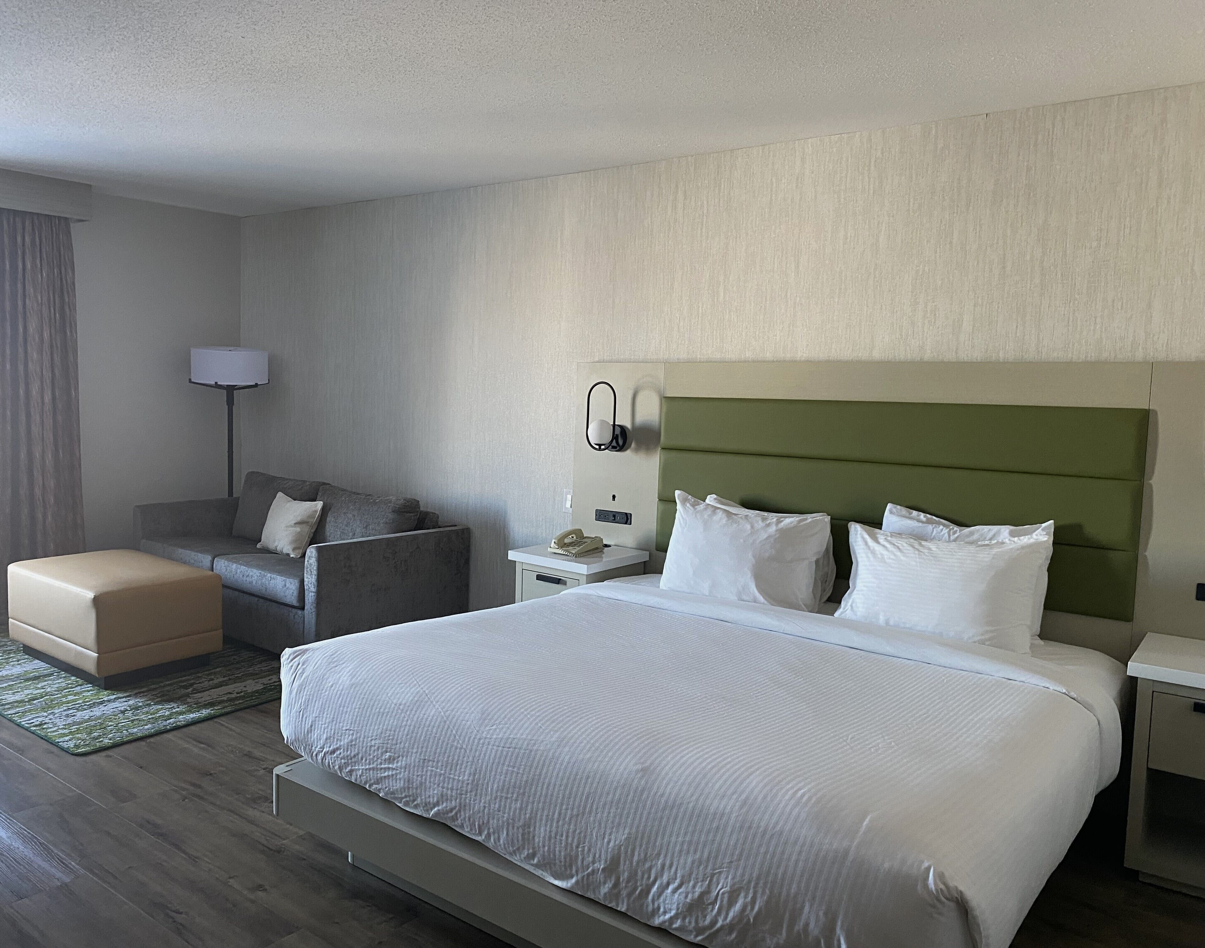 객실 내 금고, 책상, 다리미/다리미판, 무료 유아용 침대