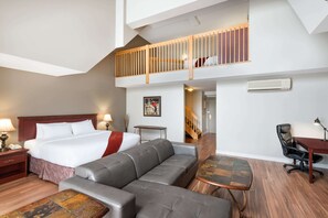 Loft, 1 Queen Bed, Non Smoking (Loft Suite)