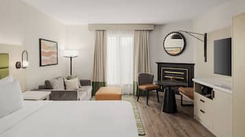Quarto, 1 cama King e sofá-cama | Cofres nos quartos, escrivaninha, ferros/tábuas de passar roupa