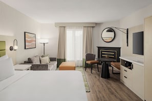 Chambre, 1 très grand lit et 1 canapé-lit | Coffres-forts dans les chambres, bureau, fer et planche à repasser