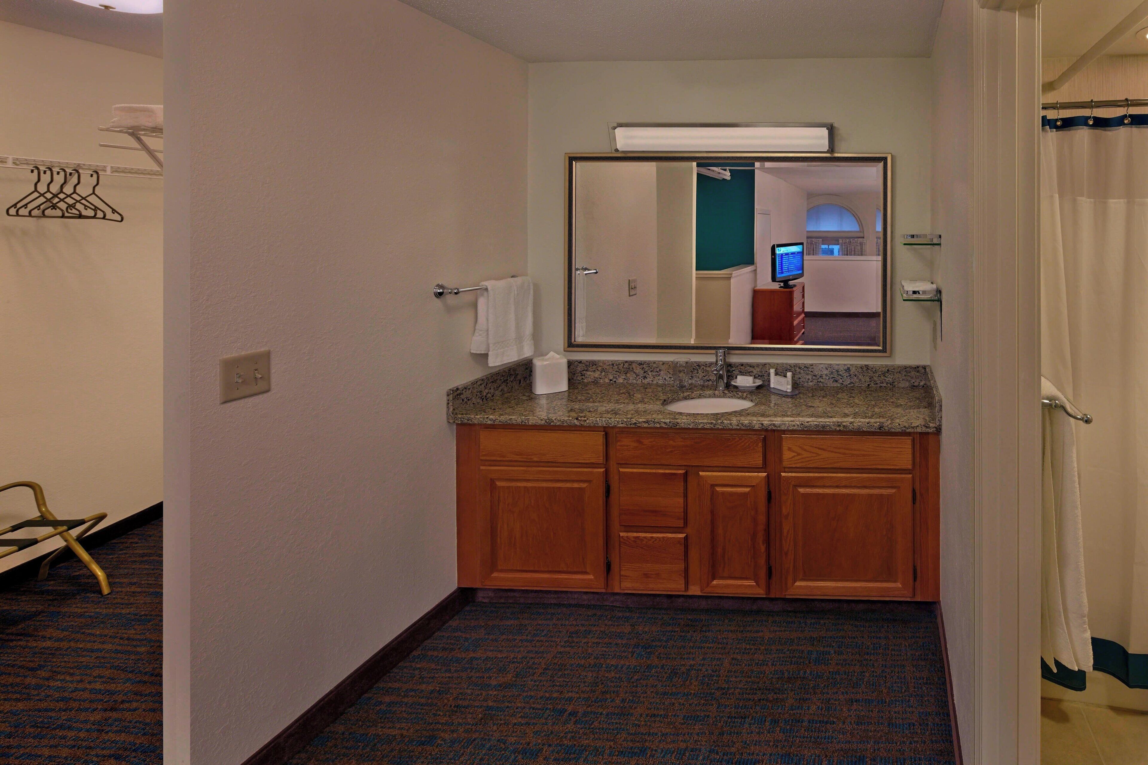 penthouse, 1 double bed | bathroom | free toiletries, hair dryer, towels