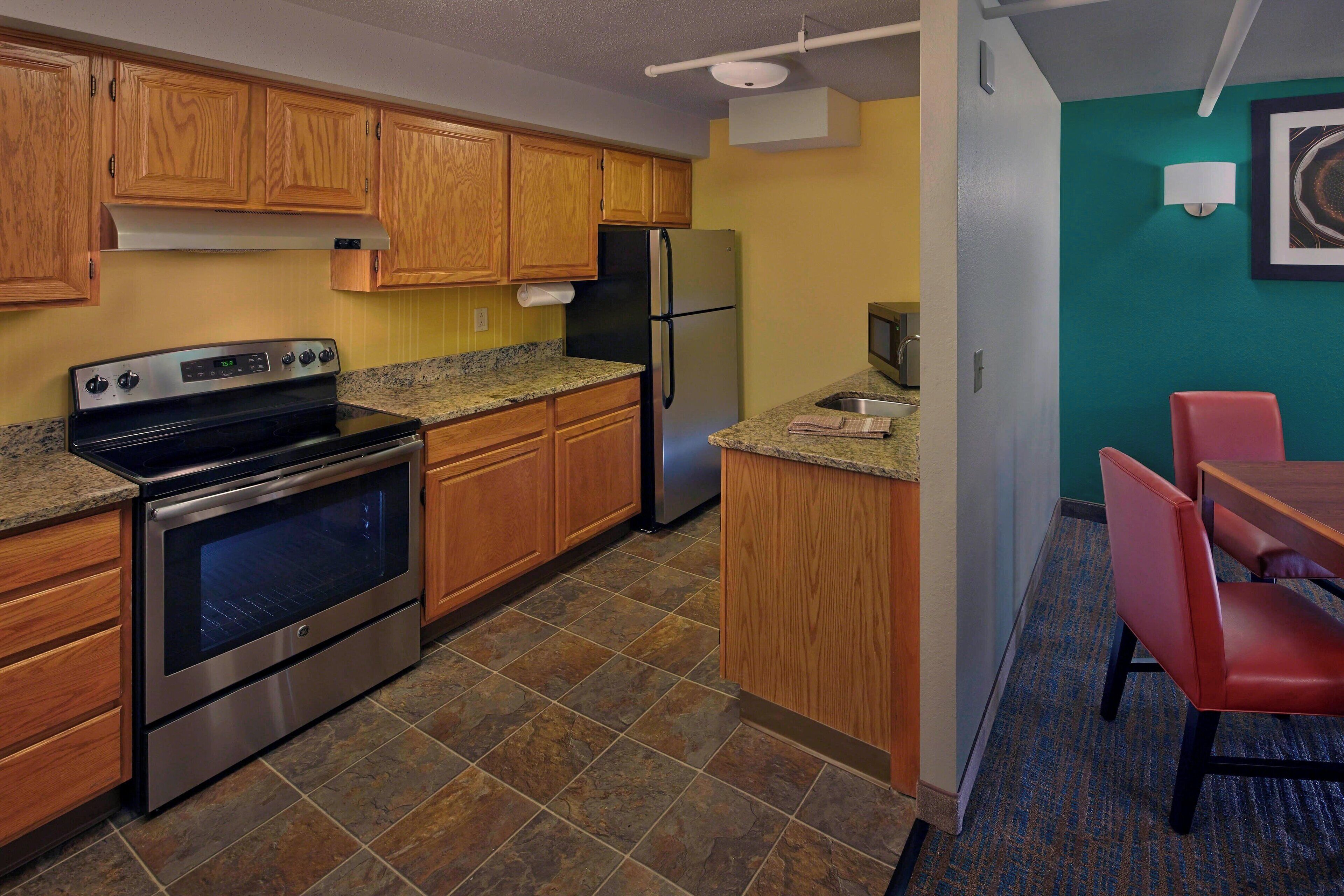 fridge, microwave, coffee/tea maker