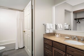 Free toiletries, hair dryer, towels - Residence Inn By Marriott Denver Park Meadows (Englewood)