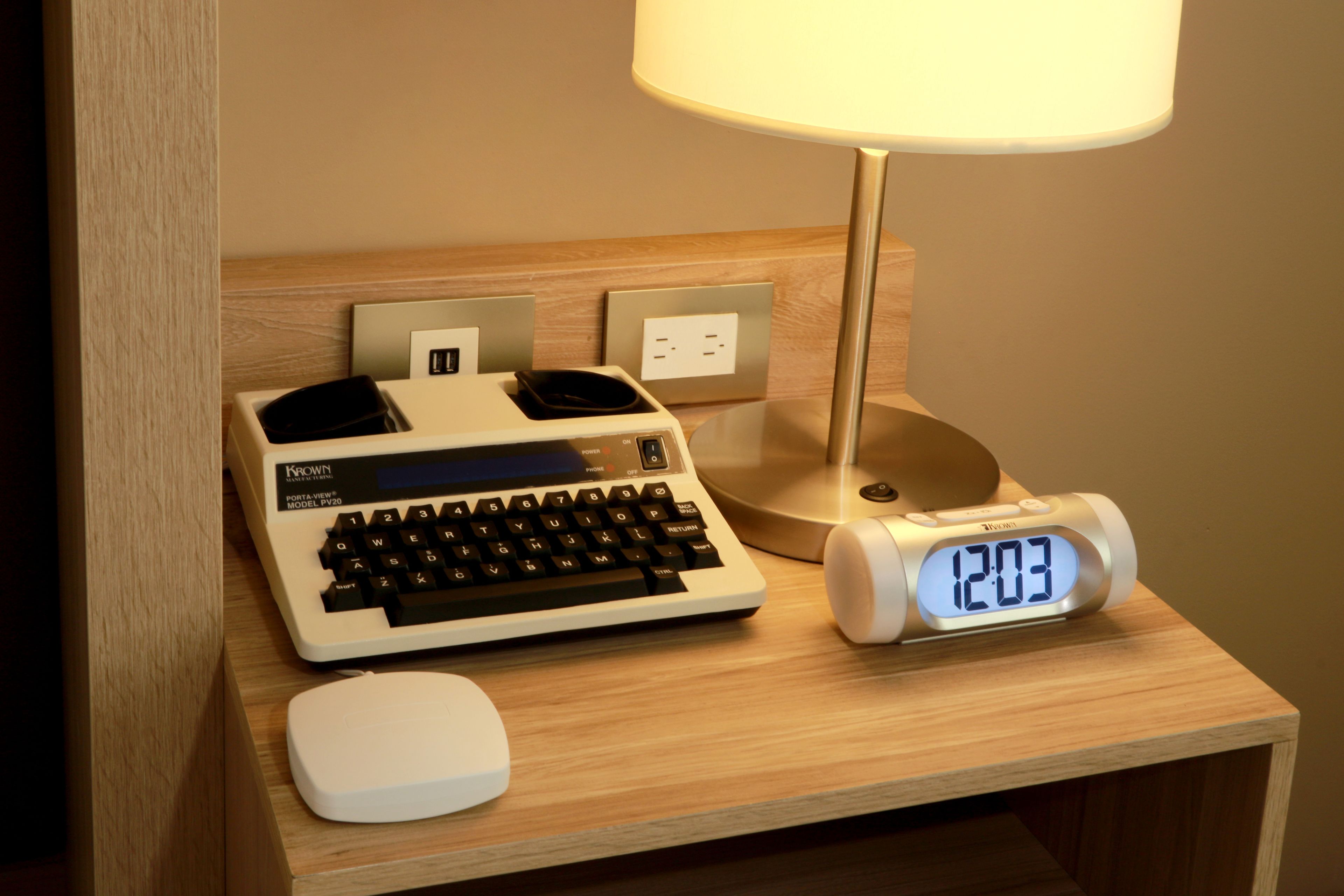 standard room, 1 king bed, accessible bathtub | minibar, in-room safe, desk, blackout curtains