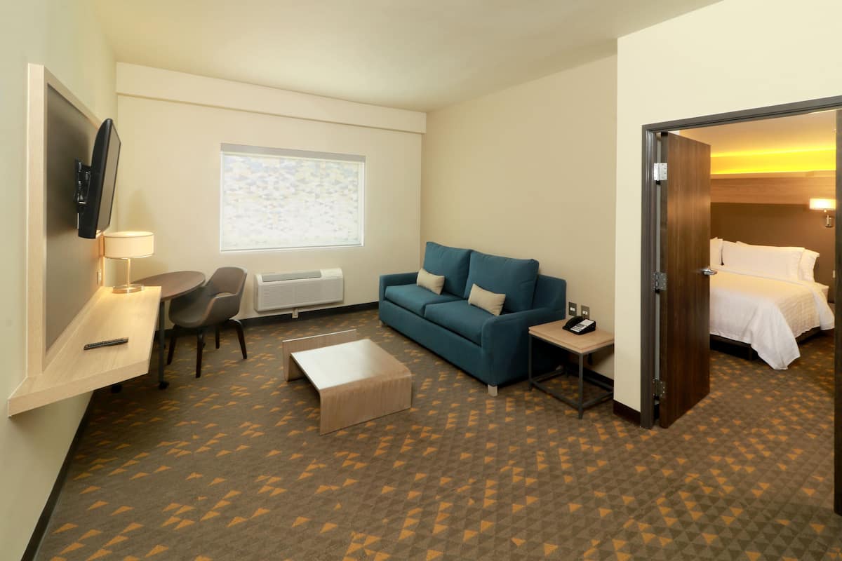 Suite, 1 King Bed | Minibar, in-room safe, desk, blackout curtains