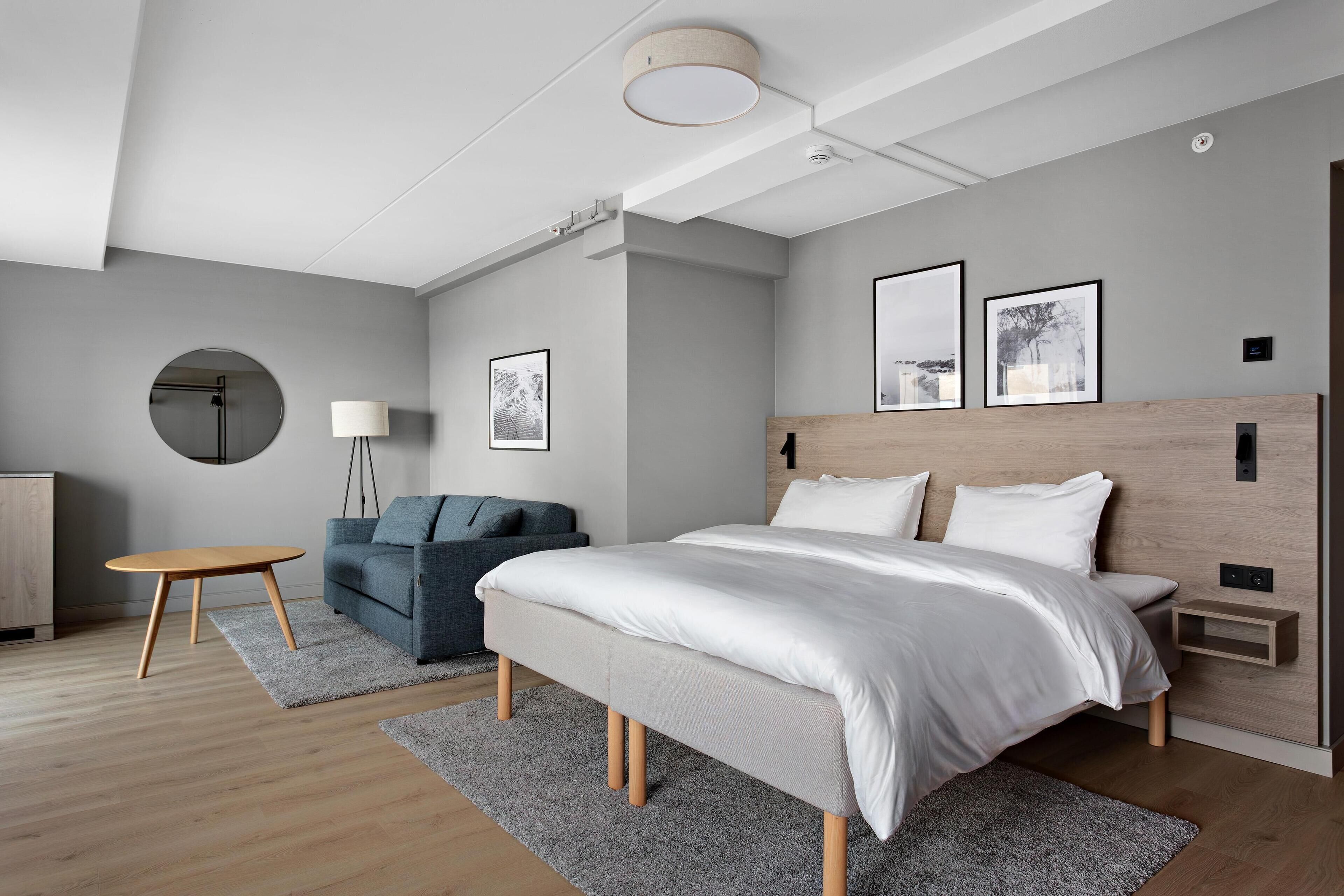 Premium Room, Sea View | Hypo-allergenic bedding, blackout drapes, free cribs/infant beds