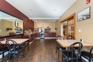 Café da manhã continental grátis todos os dias