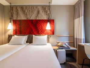 Seprai antialergi, brankas, meja kerja, dan kedap suara