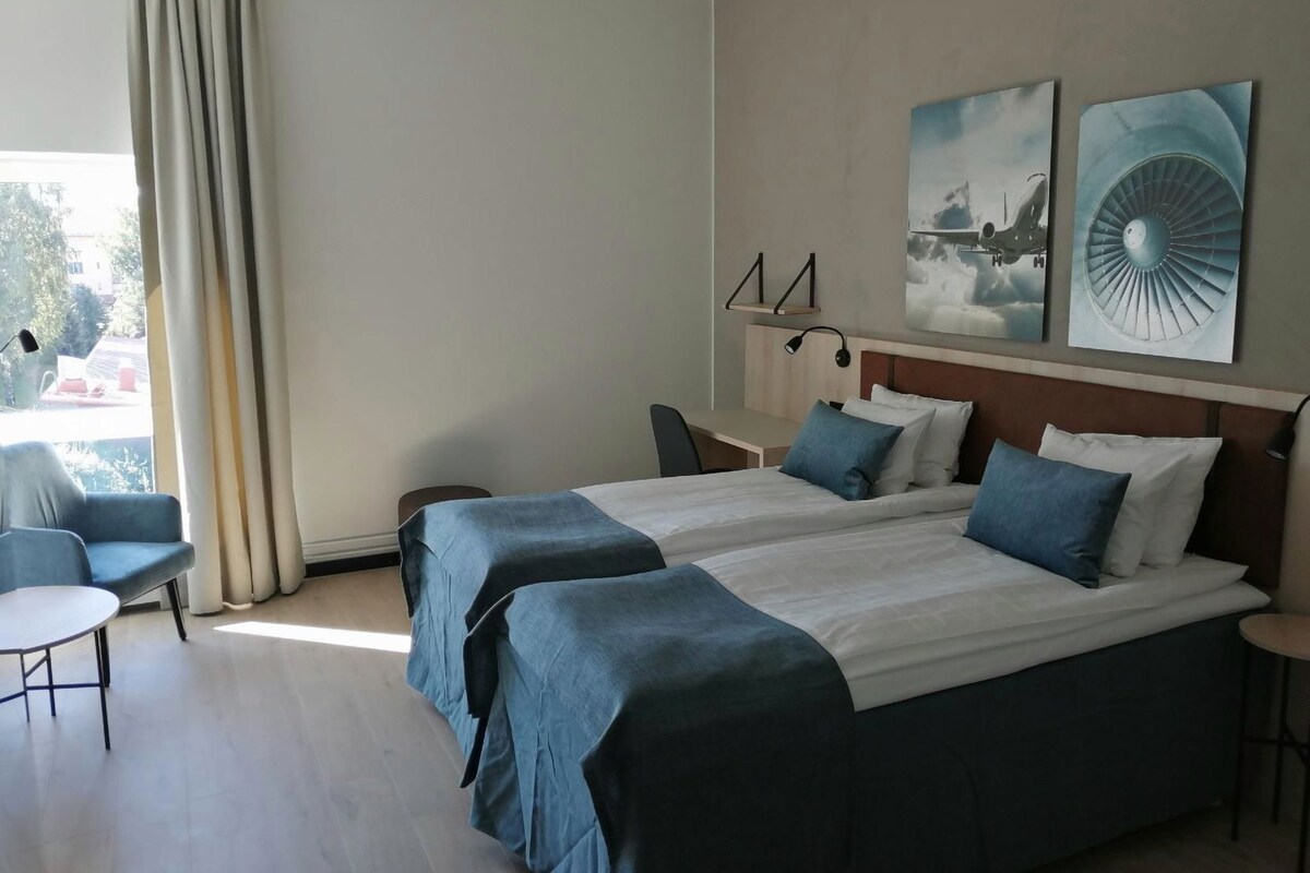 Ropa de cama hipoalergénica y escritorio