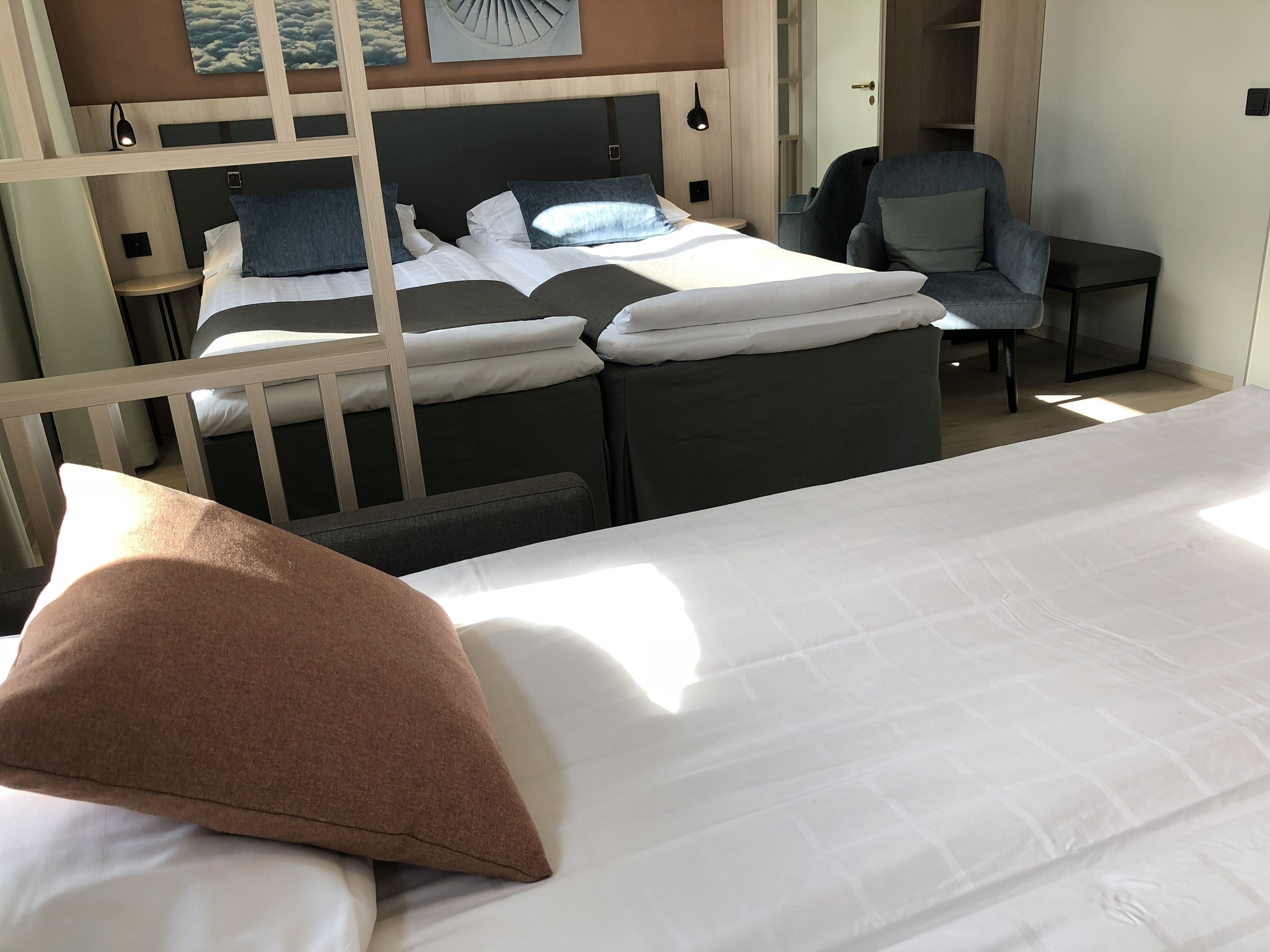 family room (4 people) | hypo-allergenic bedding, desk, laptop workspace, blackout curtains