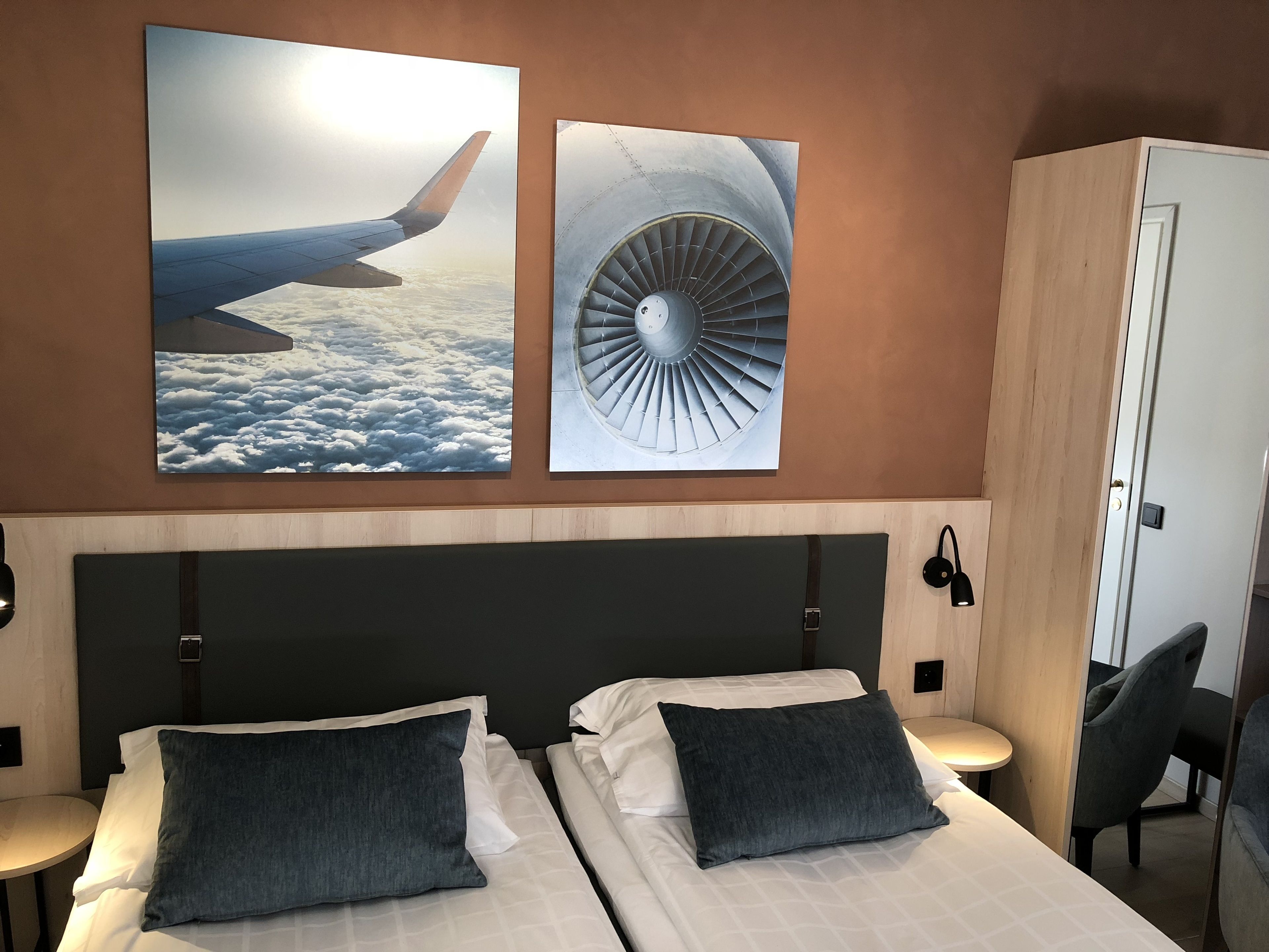 family room (4 people) | hypo-allergenic bedding, desk, laptop workspace, blackout curtains