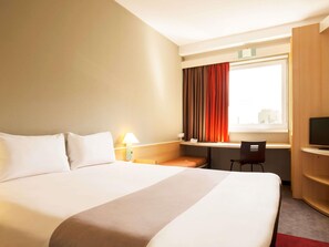 Premium bedding, in-room safe, soundproofing, iron/ironing board - ibis Lodz Centrum (Lodz)