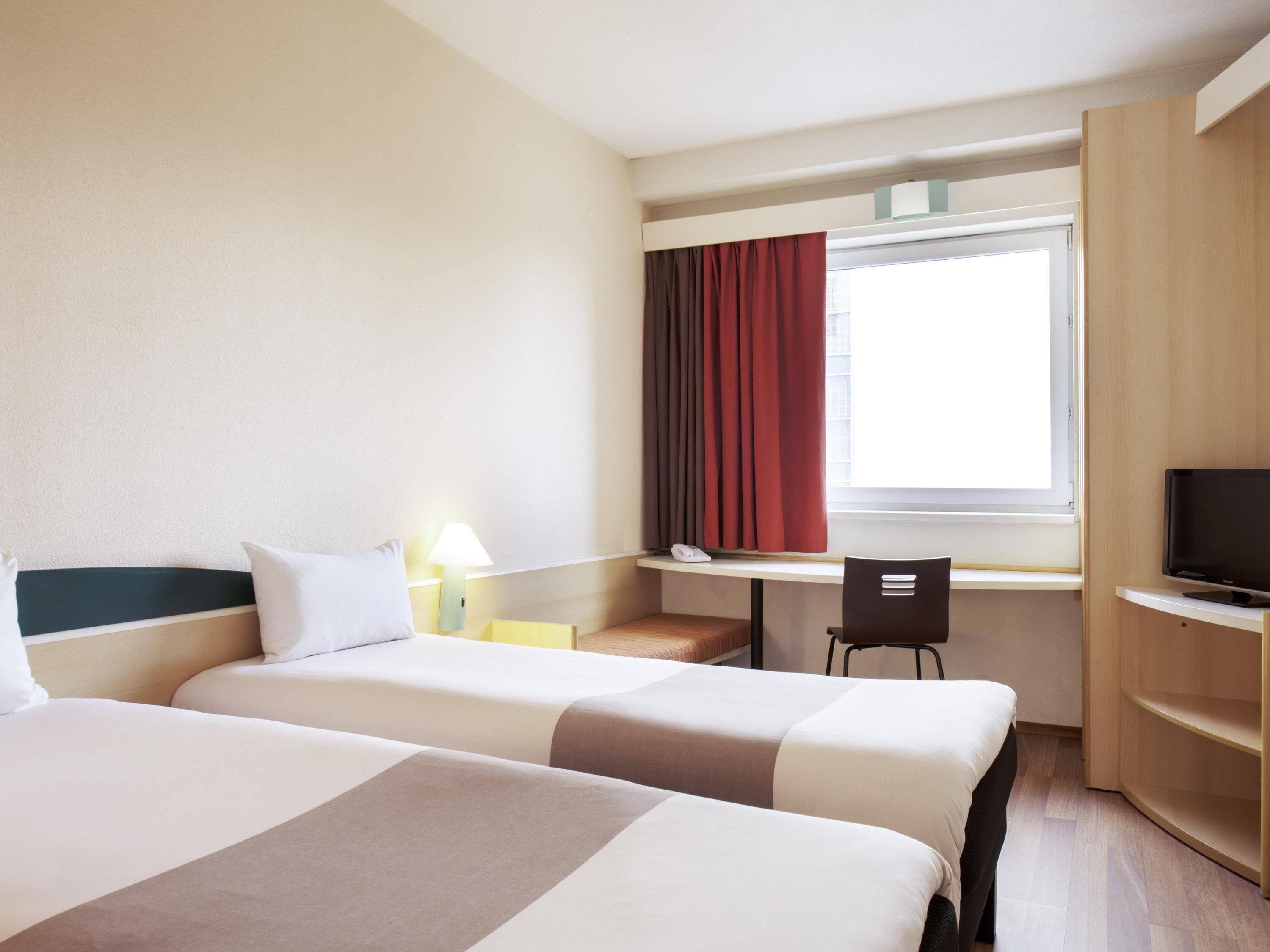 Chambre Standard avec lits jumeaux, 2 lits jumeaux | Literie de qualité, coffre-fort, système d’insonorisation