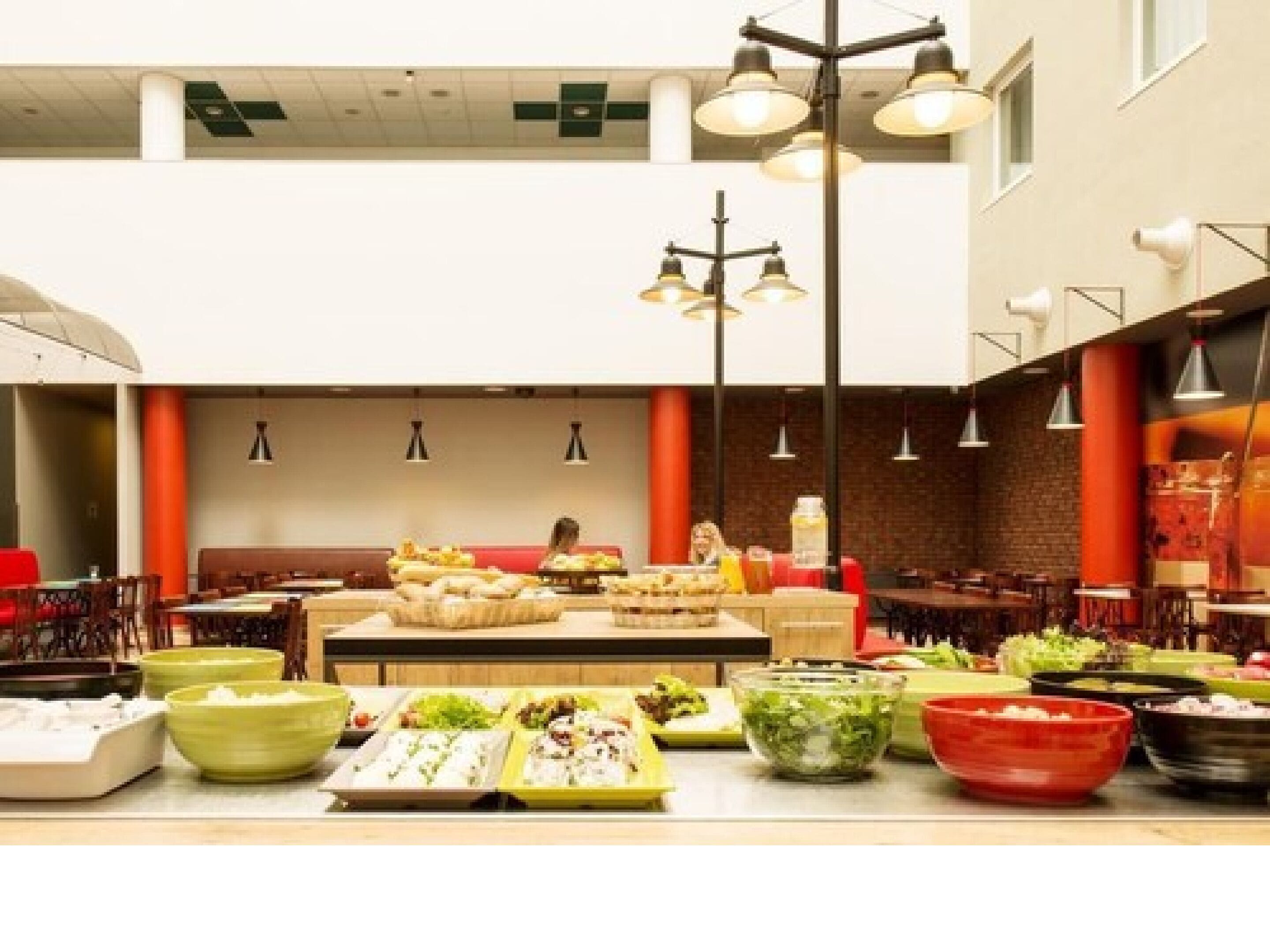 breakfast (pln 34 per person)