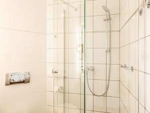 Premium bedding, in-room safe, soundproofing, iron/ironing board - ibis Lodz Centrum (Lodz)