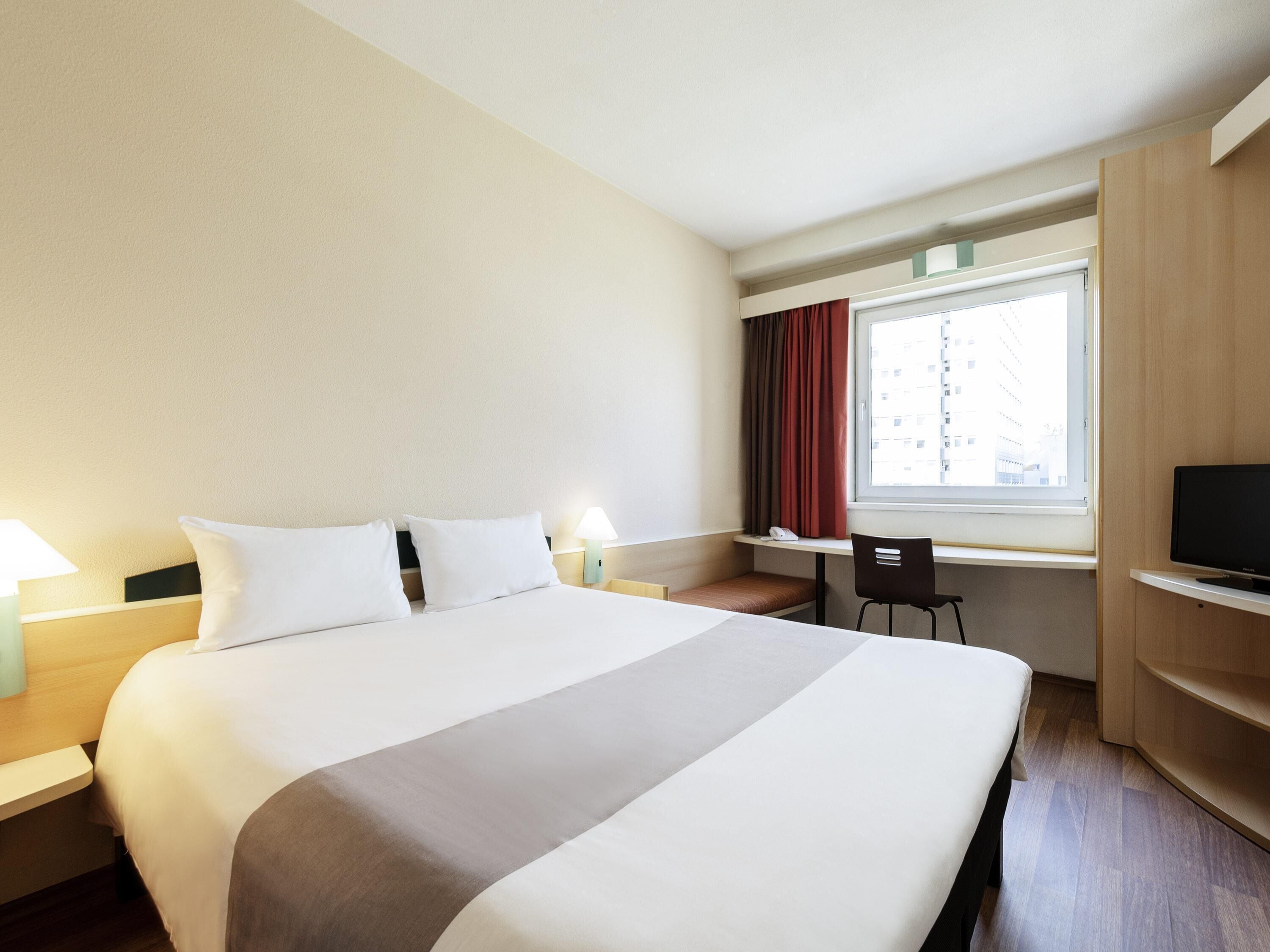 Habitación, 1 cama doble | Ropa de cama de alta calidad, caja fuerte, sistema de insonorización