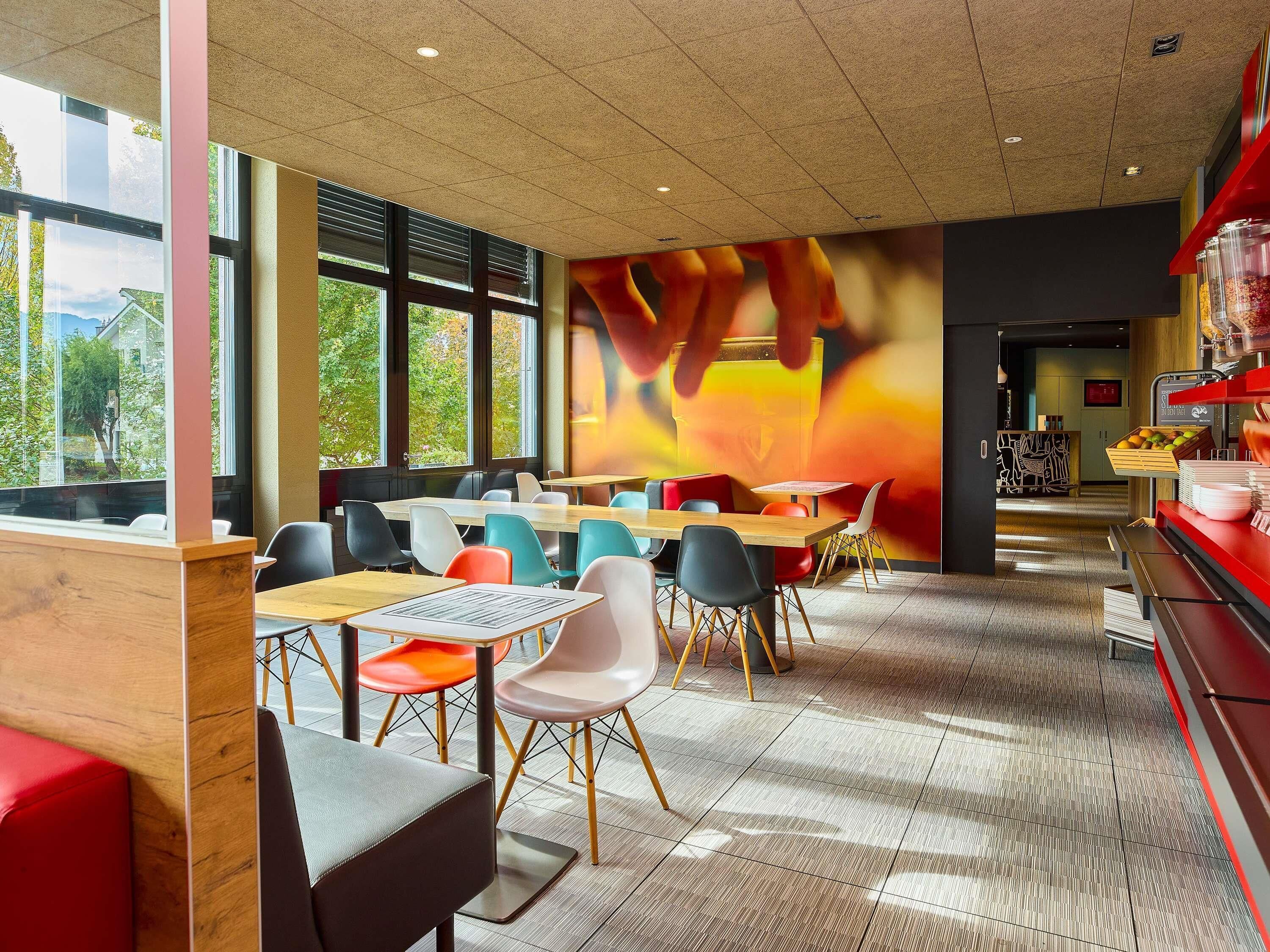 Daily buffet breakfast (CHF 20 per person)